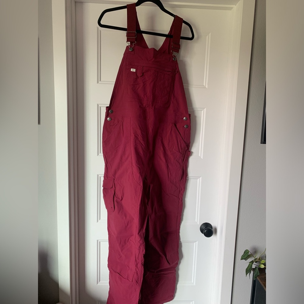 Duluth heirloom gardening overalls maroon size large 31